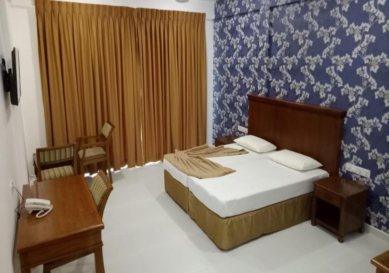 Garden Beach Hotel Kalutara Extérieur photo