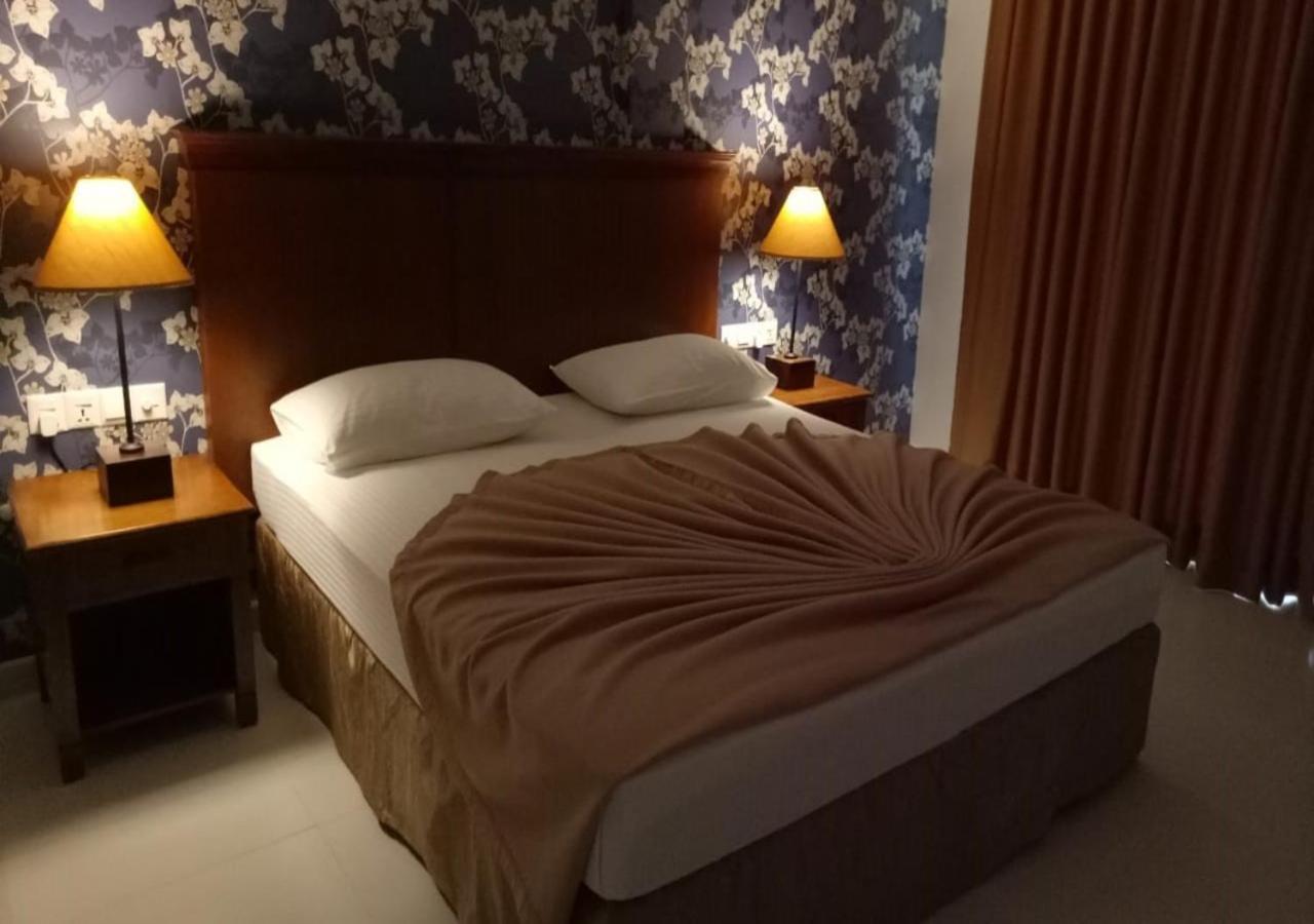 Garden Beach Hotel Kalutara Extérieur photo