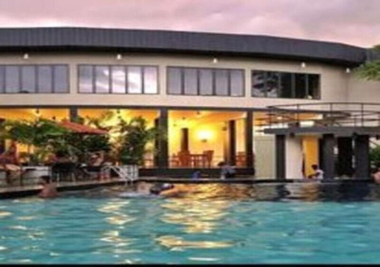 Garden Beach Hotel Kalutara Extérieur photo