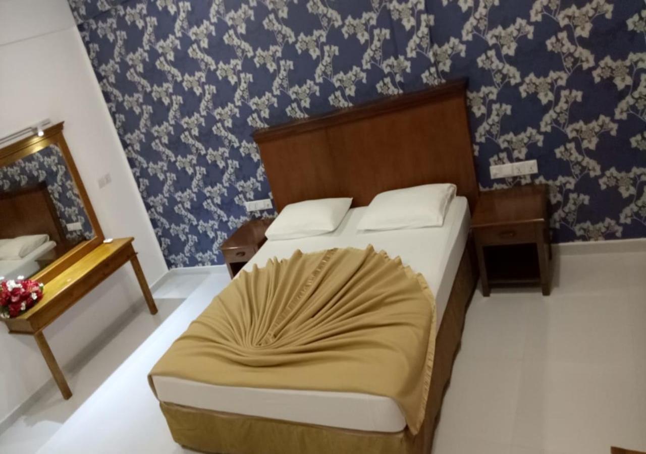 Garden Beach Hotel Kalutara Extérieur photo