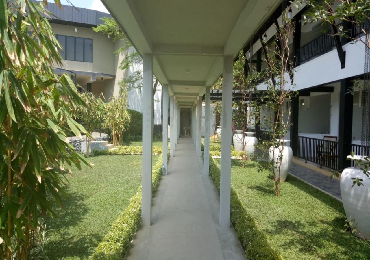 Garden Beach Hotel Kalutara Extérieur photo