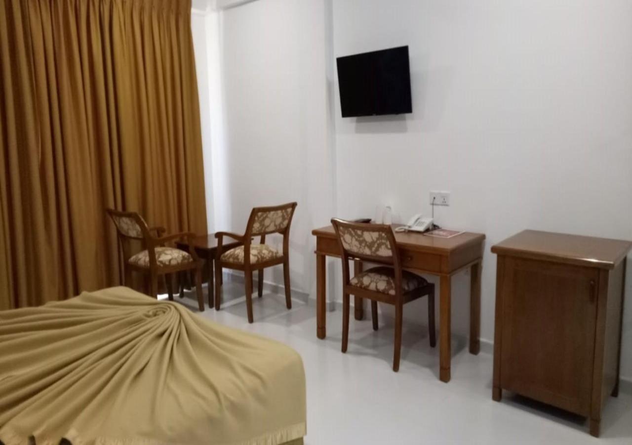 Garden Beach Hotel Kalutara Extérieur photo