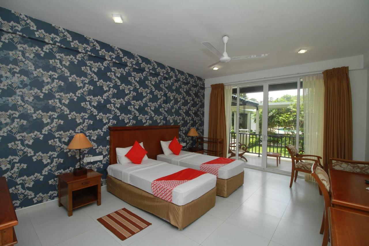 Garden Beach Hotel Kalutara Extérieur photo