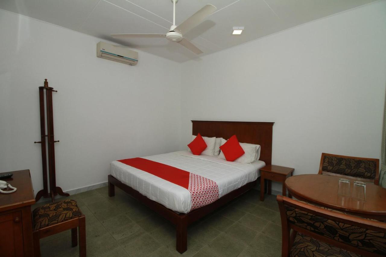 Garden Beach Hotel Kalutara Extérieur photo