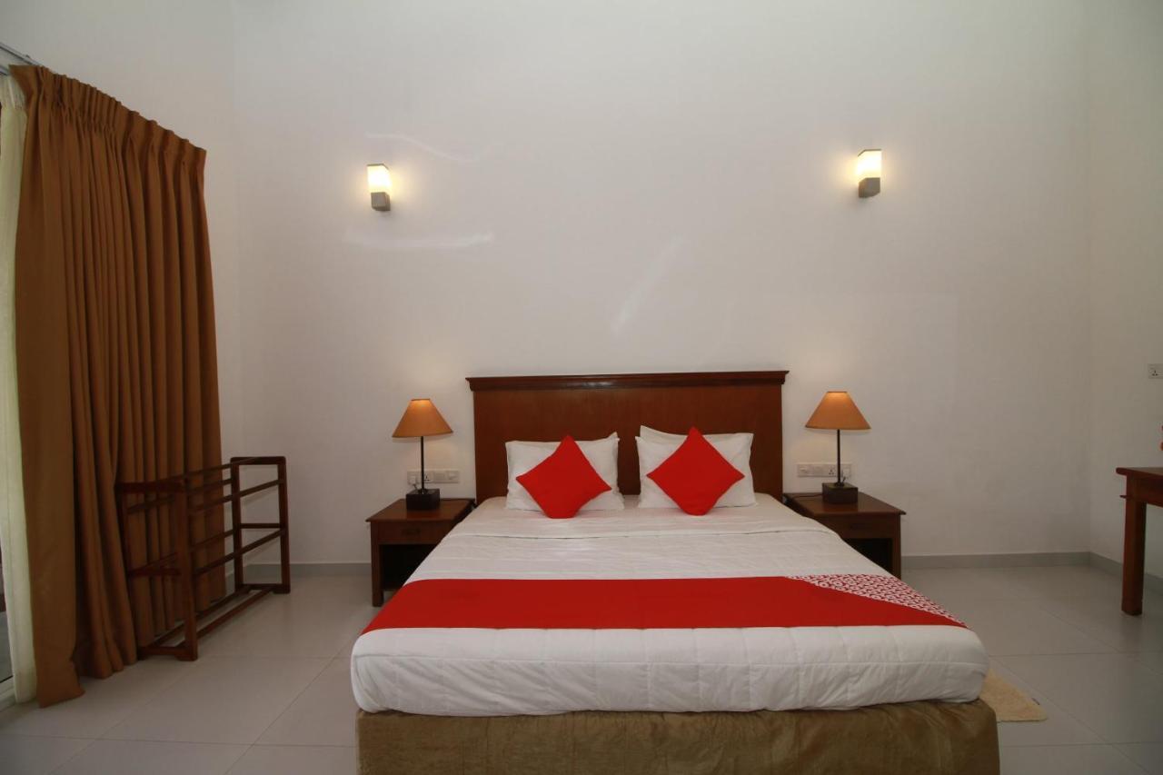 Garden Beach Hotel Kalutara Extérieur photo